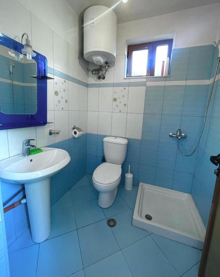 Blue Guesthouse Gjirokastër 외부 사진