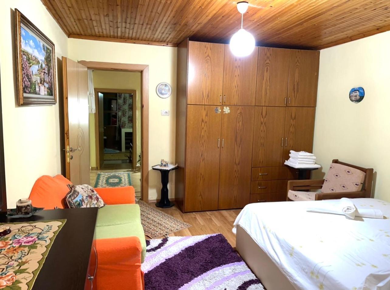 Blue Guesthouse Gjirokastër 외부 사진