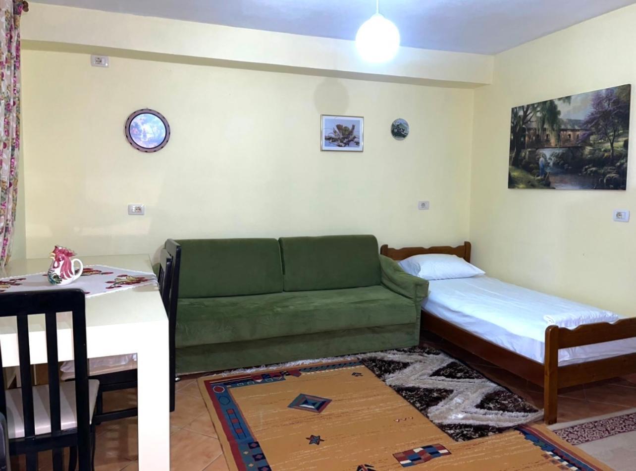 Blue Guesthouse Gjirokastër 외부 사진